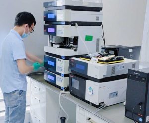  工程师现场检修安捷伦1290-6475三重四极杆液质联用仪实拍 