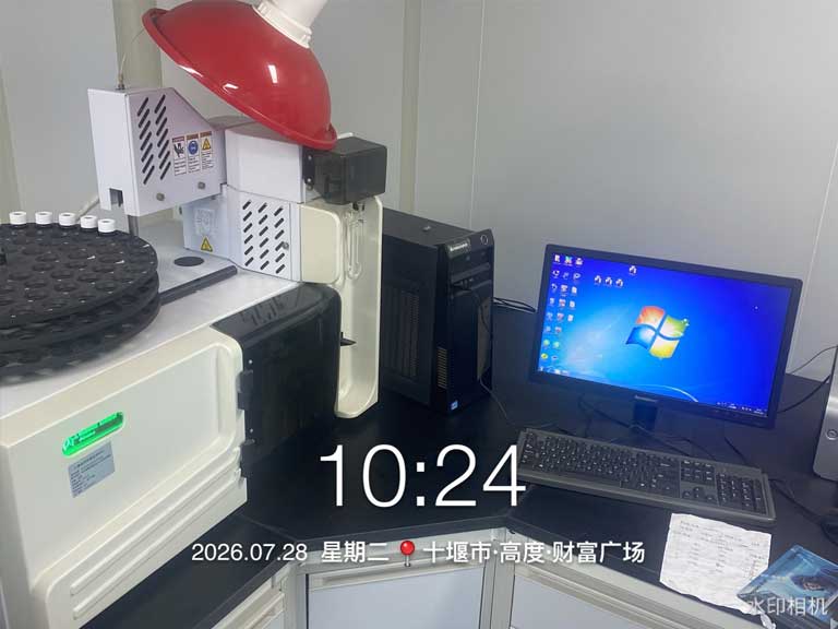 岛津GCMS-QP2010Ultra气相色谱质谱联用仪现场维保作业实拍